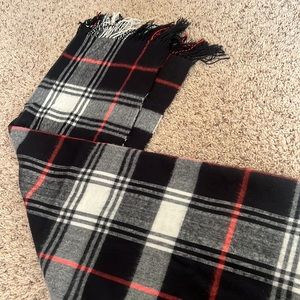 BNWOT super soft and cozy striped/plaid winter scarf